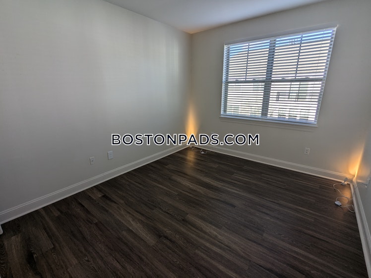 Island Hill Ave., Melrose