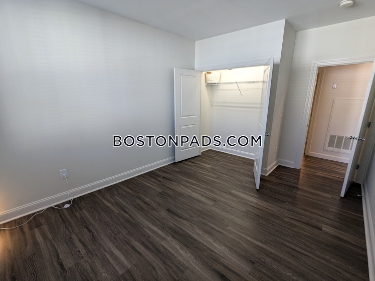 Island Hill Ave., Melrose