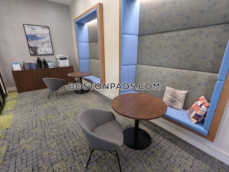 Island Hill Ave., Melrose