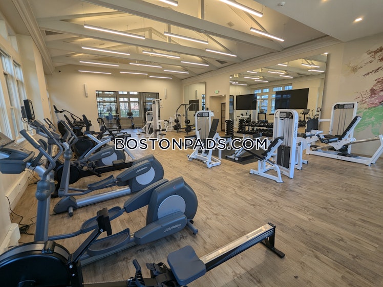 Island Hill Ave., Melrose