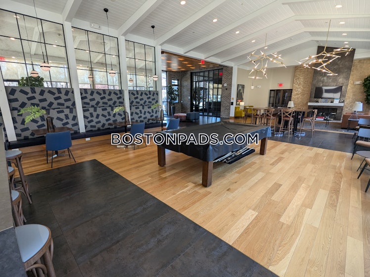 Island Hill Ave., Melrose