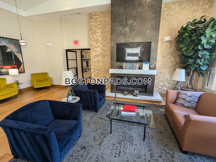 Island Hill Ave., Melrose