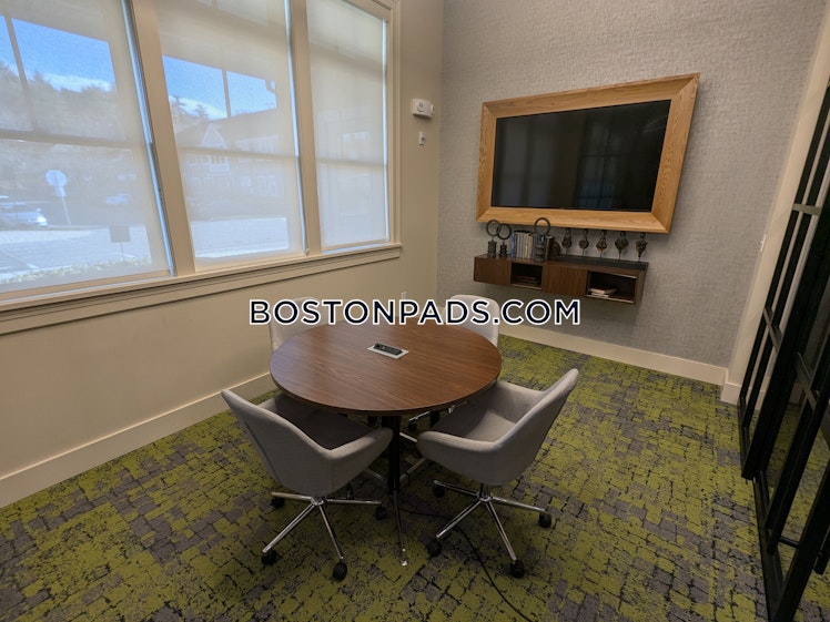 Island Hill Ave., Melrose