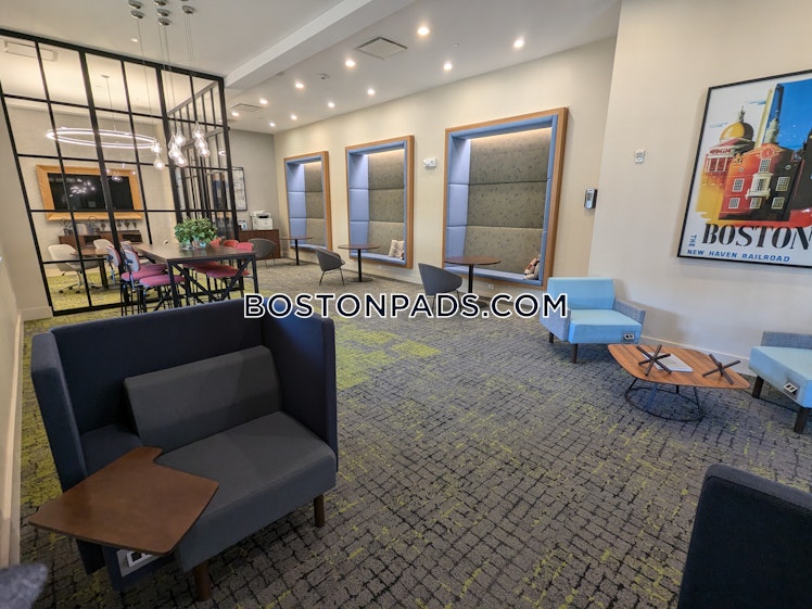 Island Hill Ave., Melrose