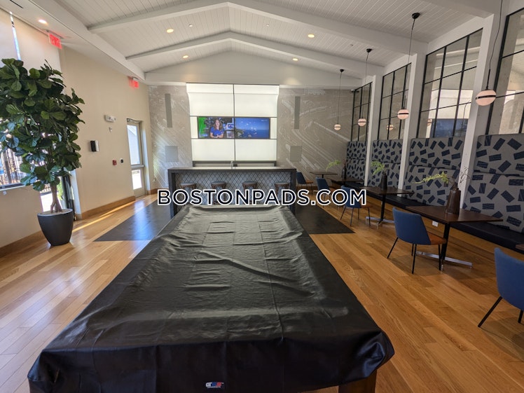 Island Hill Ave., Melrose