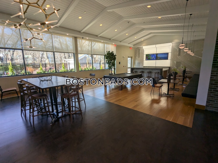 Island Hill Ave., Melrose