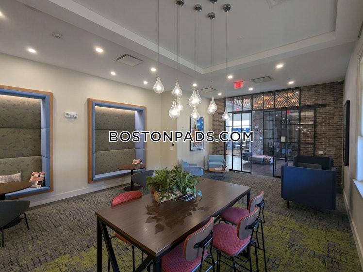 Island Hill Ave., Melrose