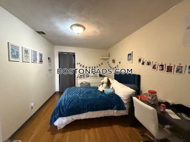 Boston - $3,300+ /mo