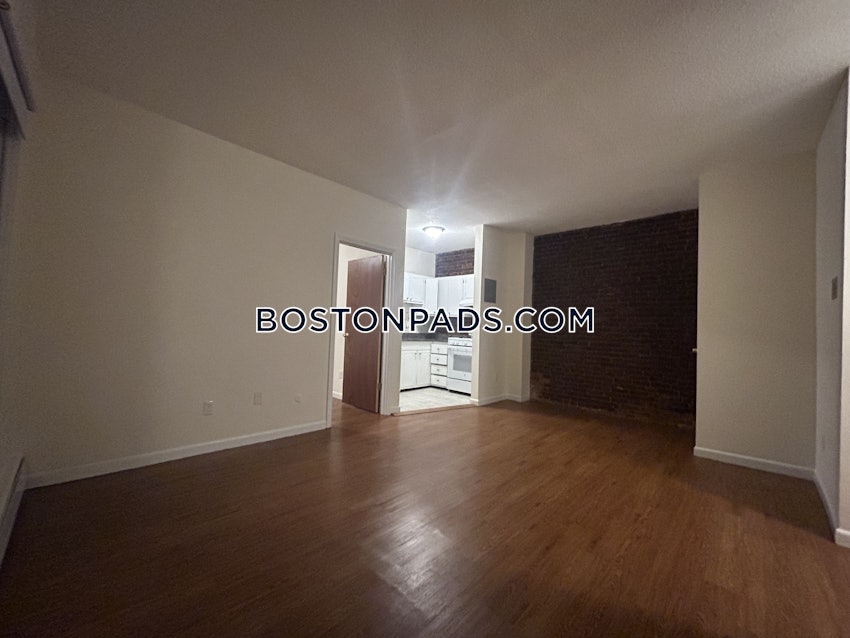 BOSTON - MISSION HILL - 1 Bed, 1 Bath - Image 4