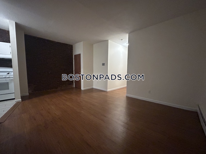BOSTON - MISSION HILL - 1 Bed, 1 Bath - Image 3