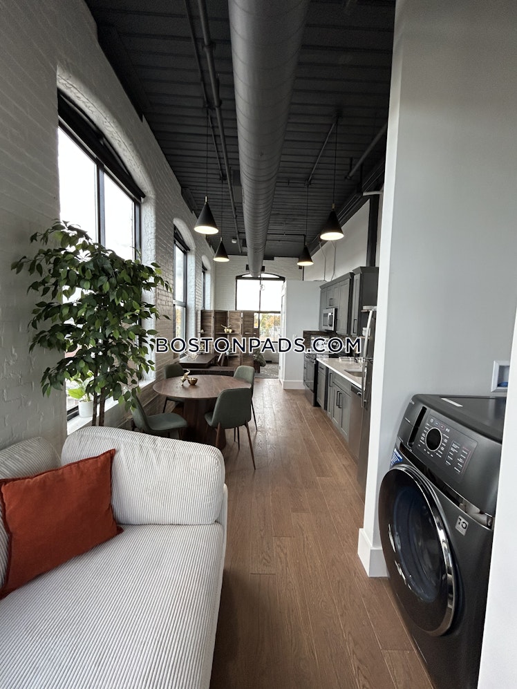 Union St., Attleboro