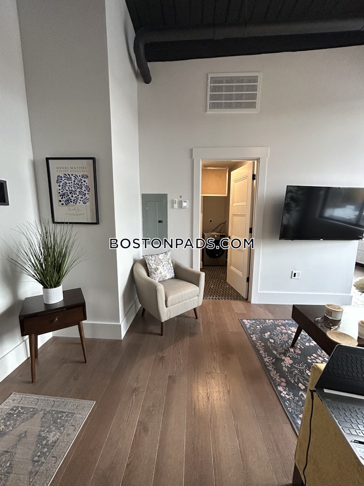 Union St., Attleboro