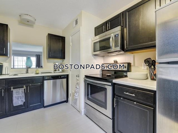 Windsor Ridge Dr., Westborough