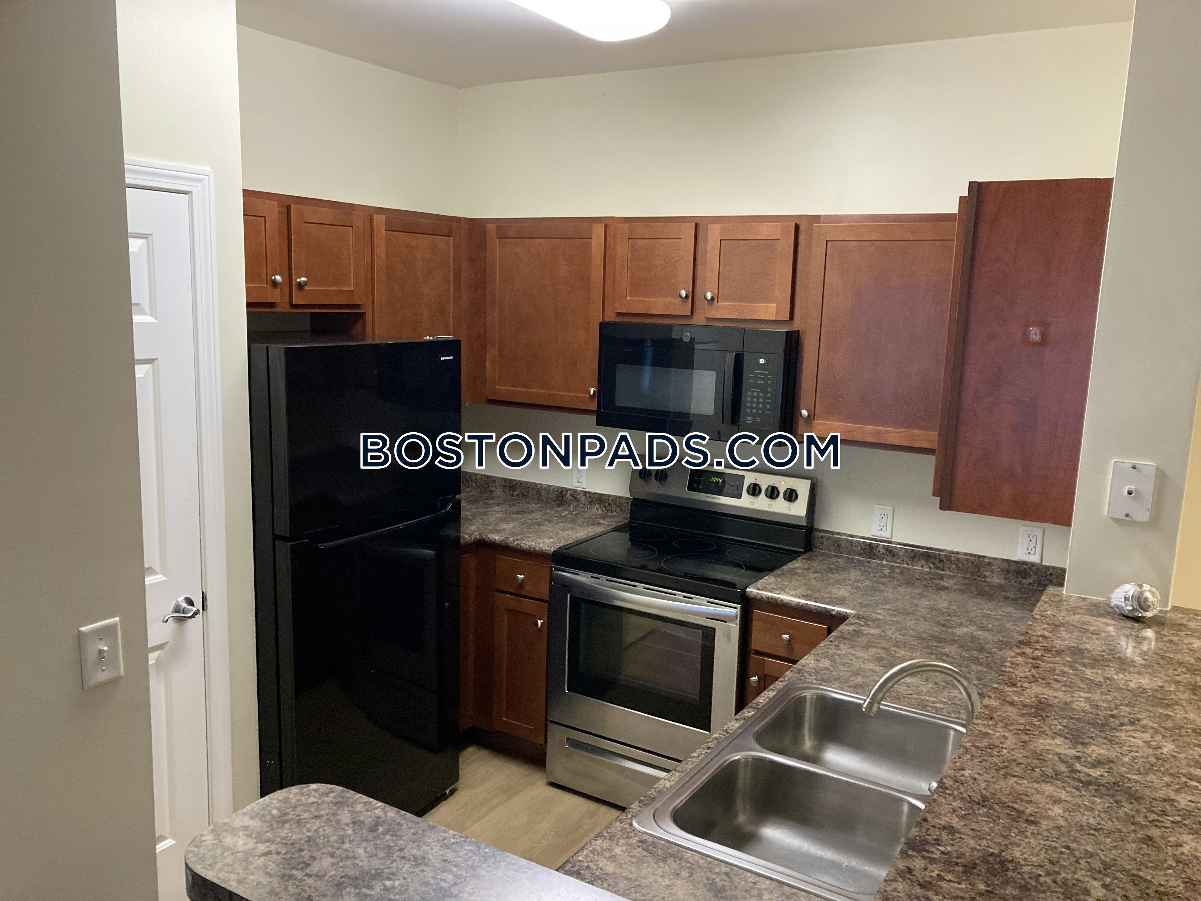 Andover, MA - 2 Beds, 2 Baths - $2,900 - ID#8005342