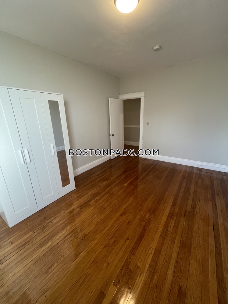 Commonwealth Ave., Boston