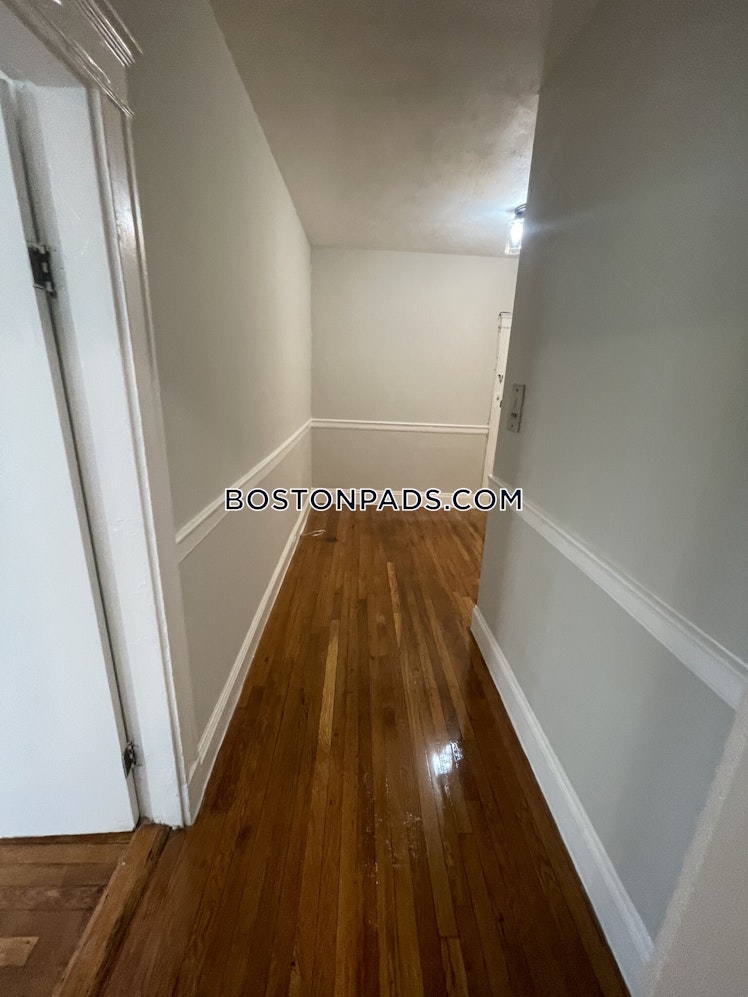 Commonwealth Ave., Boston