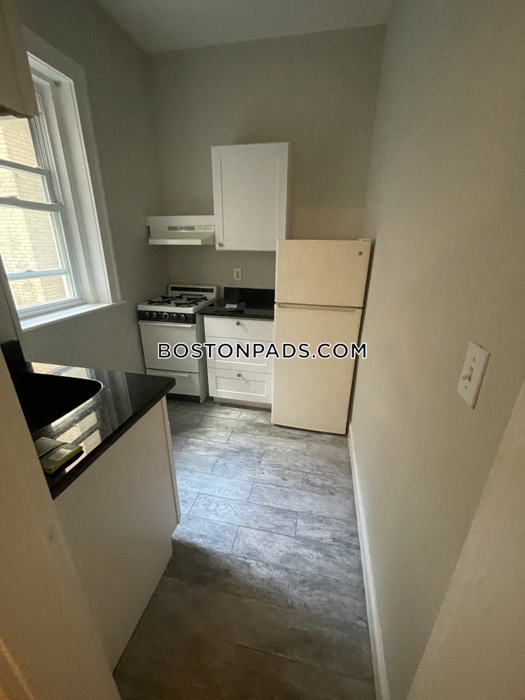 Commonwealth Ave., Boston