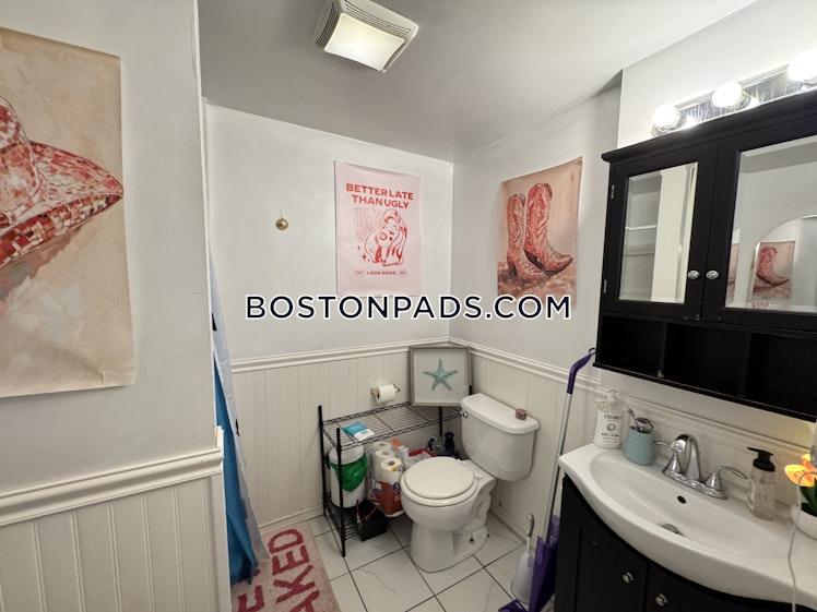 Egmont St., Brookline