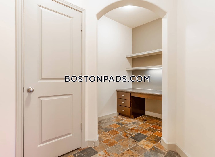 Ames Hill Dr., Tewksbury