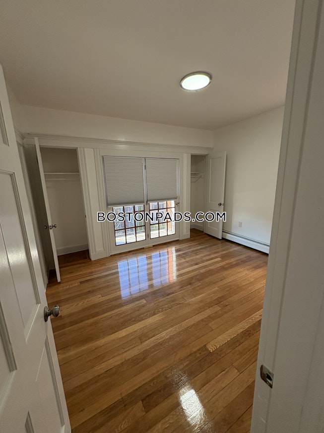 Boston - $3,200+ /mo