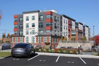 Boston Way. Newburyport