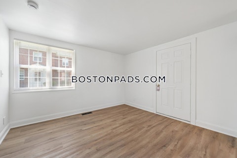 Middlesex Cr. Waltham photo 22