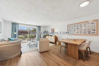 Middlesex Cr. Waltham