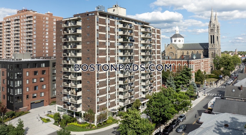 Boston - $2,900+ /month