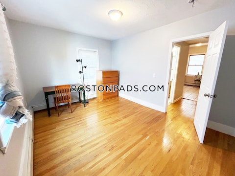 Plymouth St. Cambridge photo 9