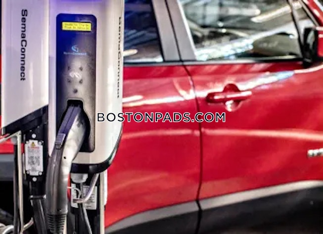 Boston - $4,296+ /mo