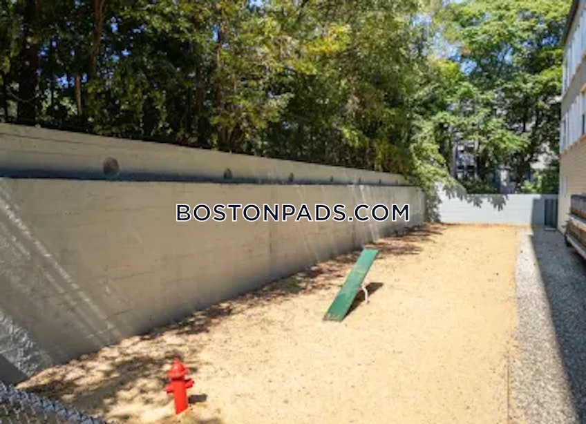 Boston - $2,525+ /month