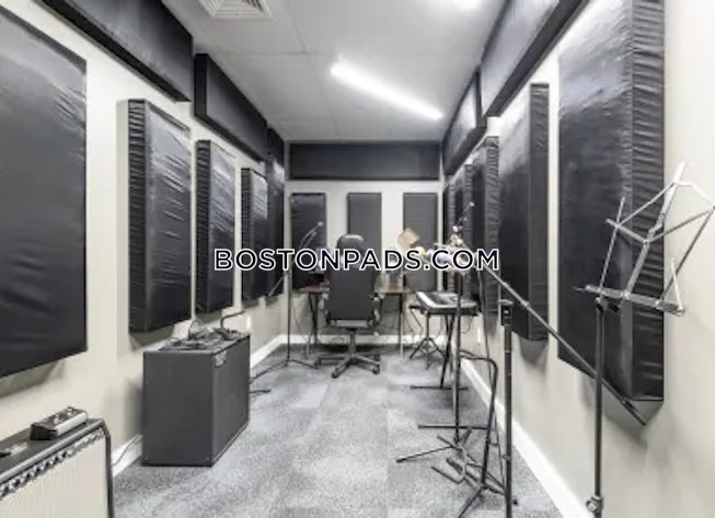 Boston - $2,525+ /mo