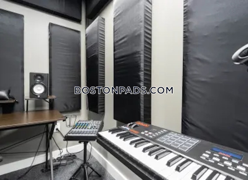 Boston - $2,525+ /month