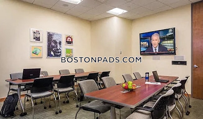 Chestnut Hill - $5,695+ /mo