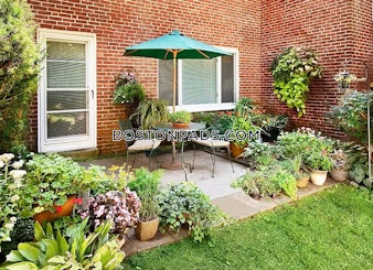 Independence Dr. Chestnut Hill