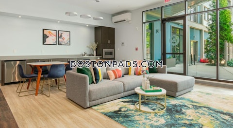 Rantoul St. Beverly photo 5