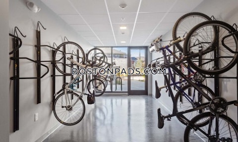 Rantoul St. Beverly photo 34