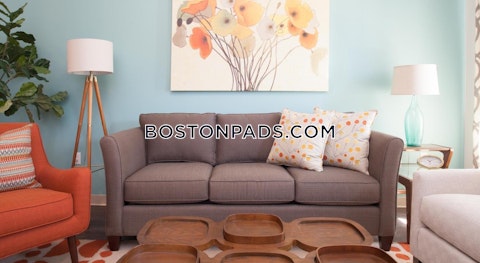 Rantoul St. Beverly photo 4