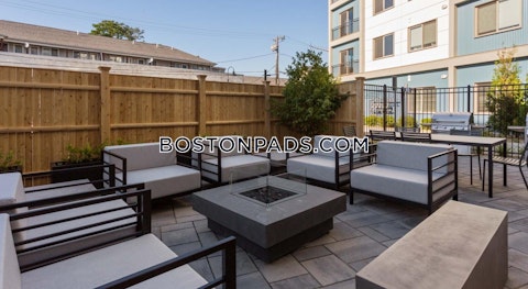 Rantoul St. Beverly photo 32