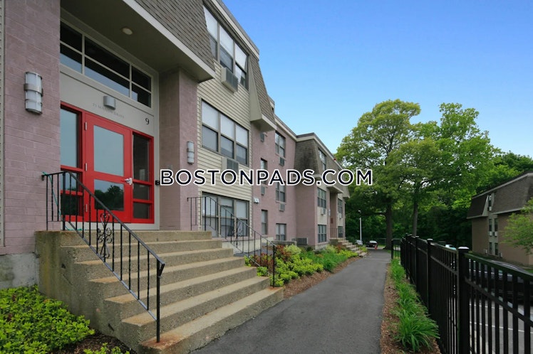 Sumner St., Stoughton