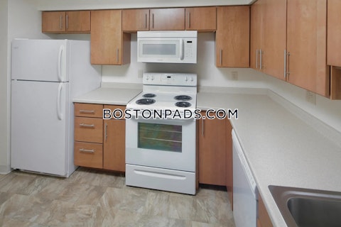 Sumner St. Stoughton photo 2