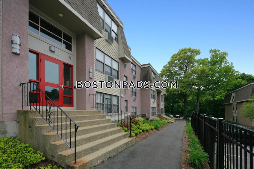 Stoughton - $2,075+ /month