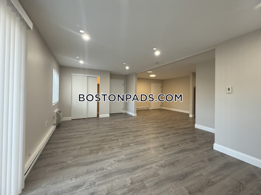 Webster - $1,900+ /month
