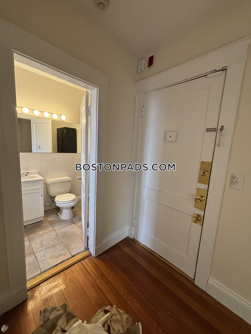 Boston - $2,100+ /month