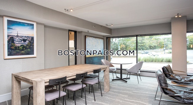 Boston - $3,125+ /mo