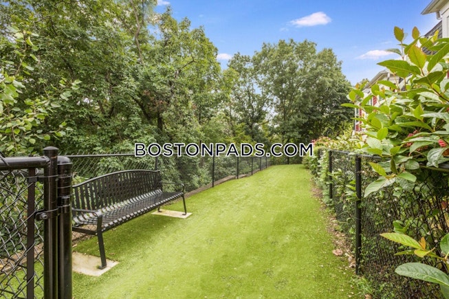 Waltham - $2,510+ /mo