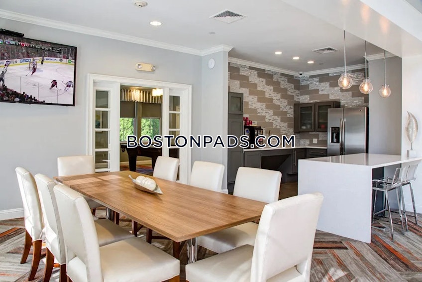 Lynnfield - $3,662+ /month