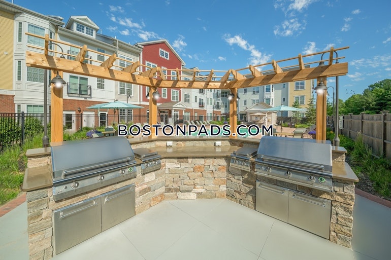 Taylor Pond Ln. Bedford