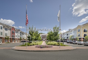 Taylor Pond Ln. Bedford