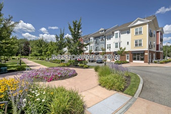 Taylor Pond Ln. Bedford